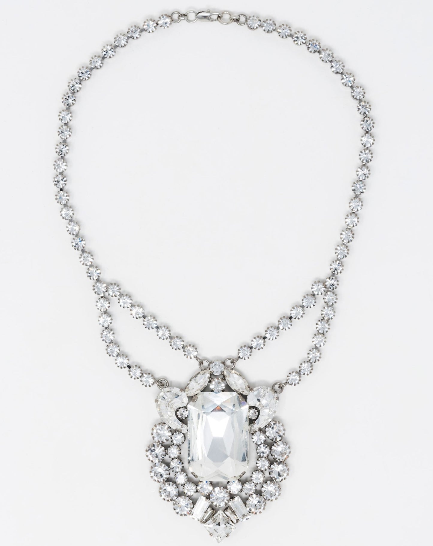 PENDANT NECKLACE WITH SWAROVSKI CRYSTALS