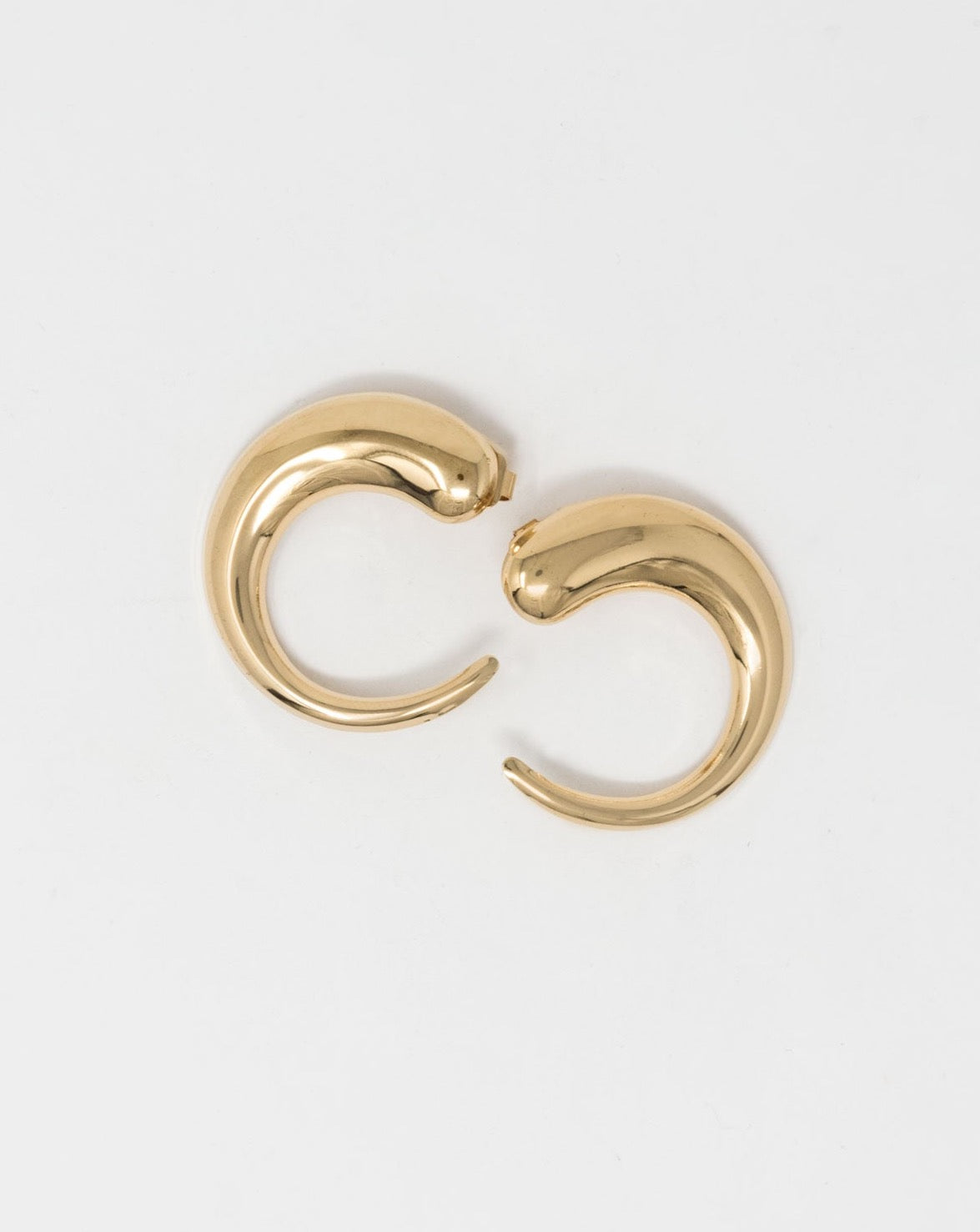 BOUCLES D'OREILLES EN LAITON PLAQUÉ OR 18KT