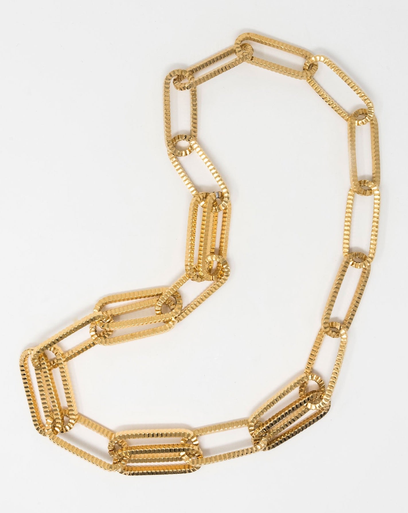 COLLIER LONG EN LAITON PLAQUÉ OR 18KT