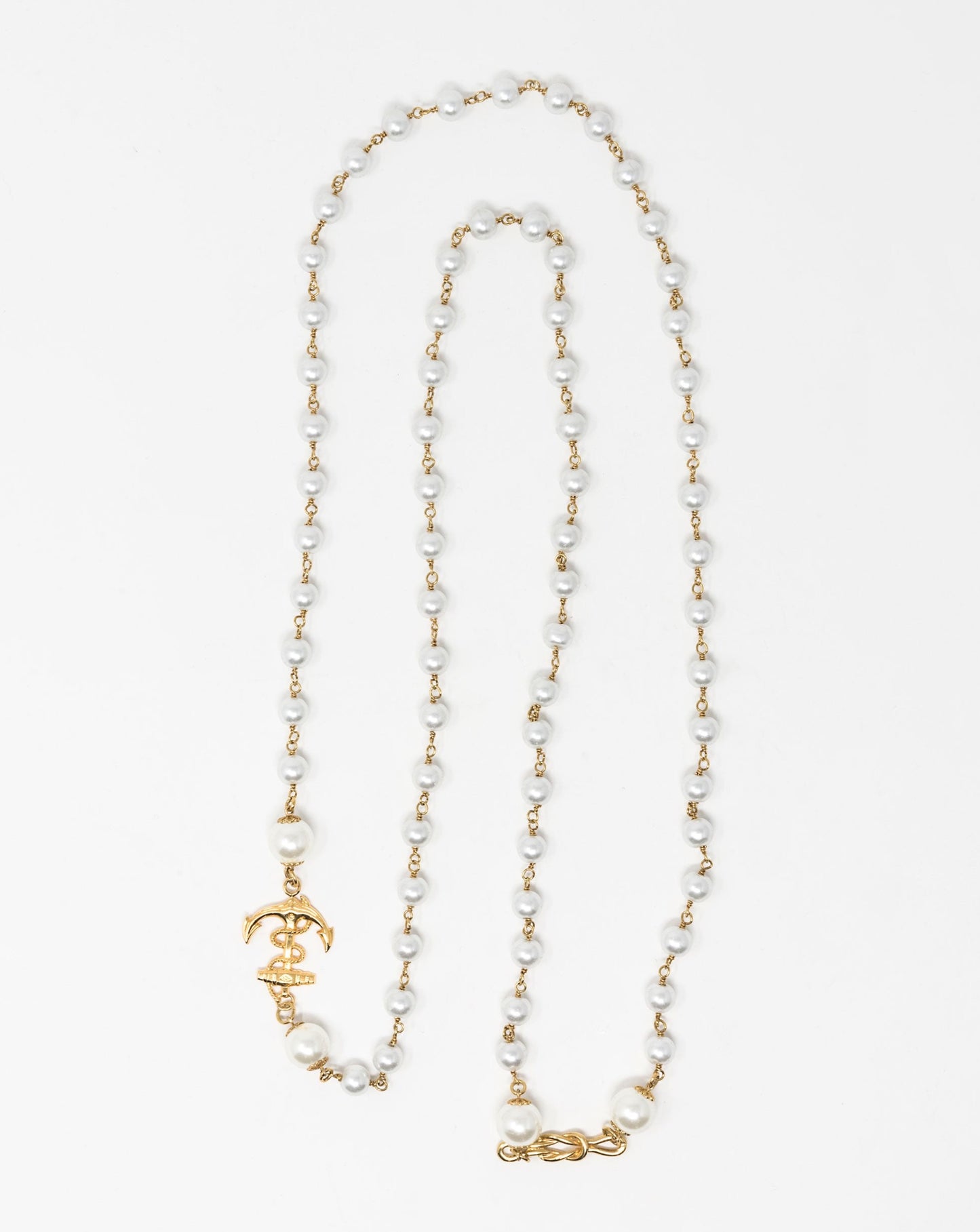 COLLIER LONG AVEC PERLES